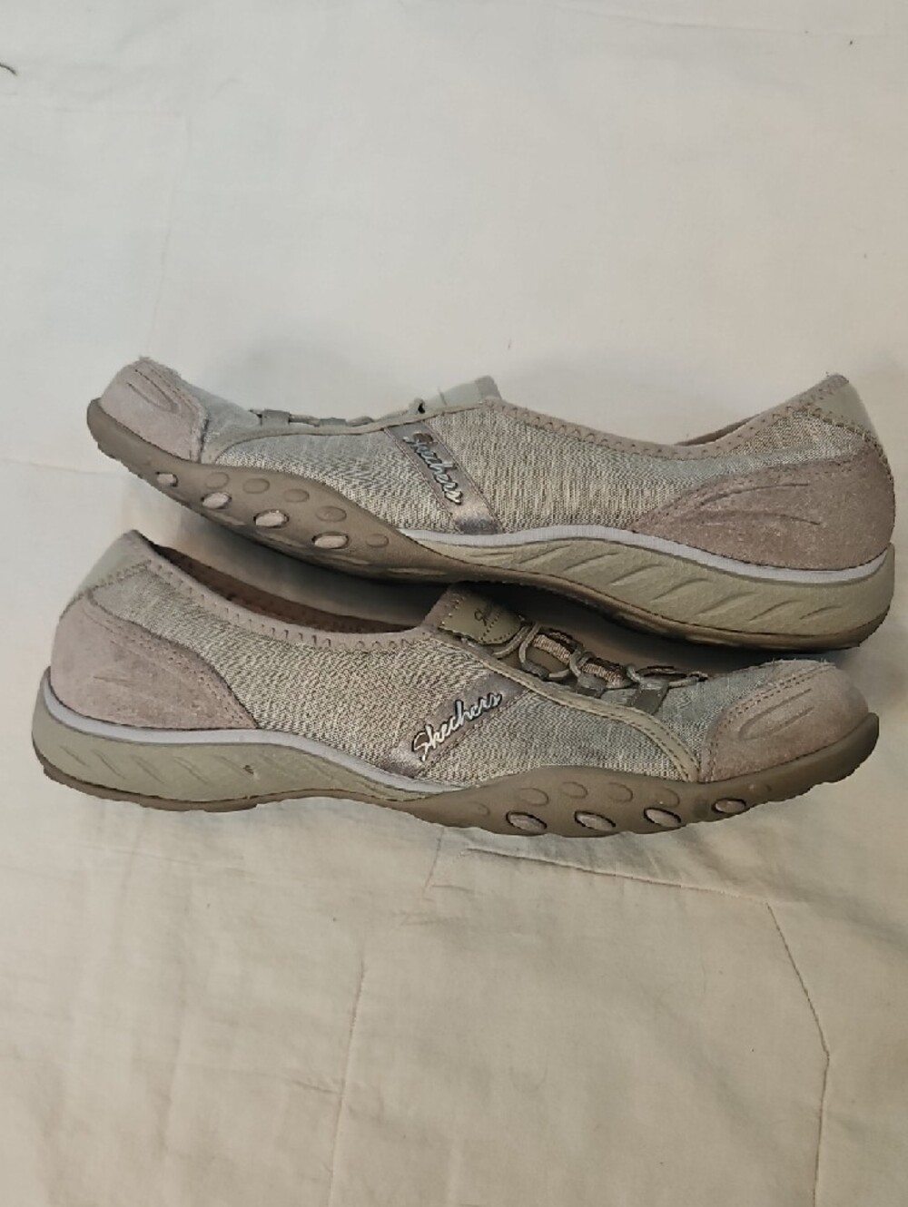Skechers Casual Slip-On Women’s Comfort Shoes in Light Tan Size 8.5 - Picture 8 of 8